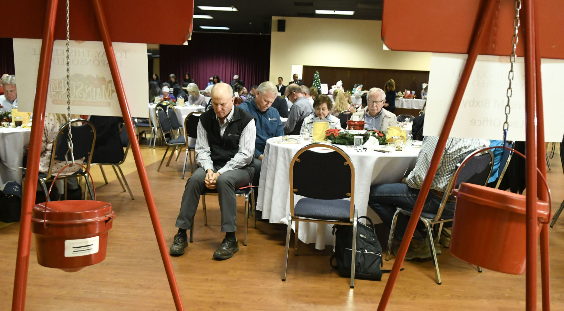 111519 Red Kettle kickoff 03.jpg